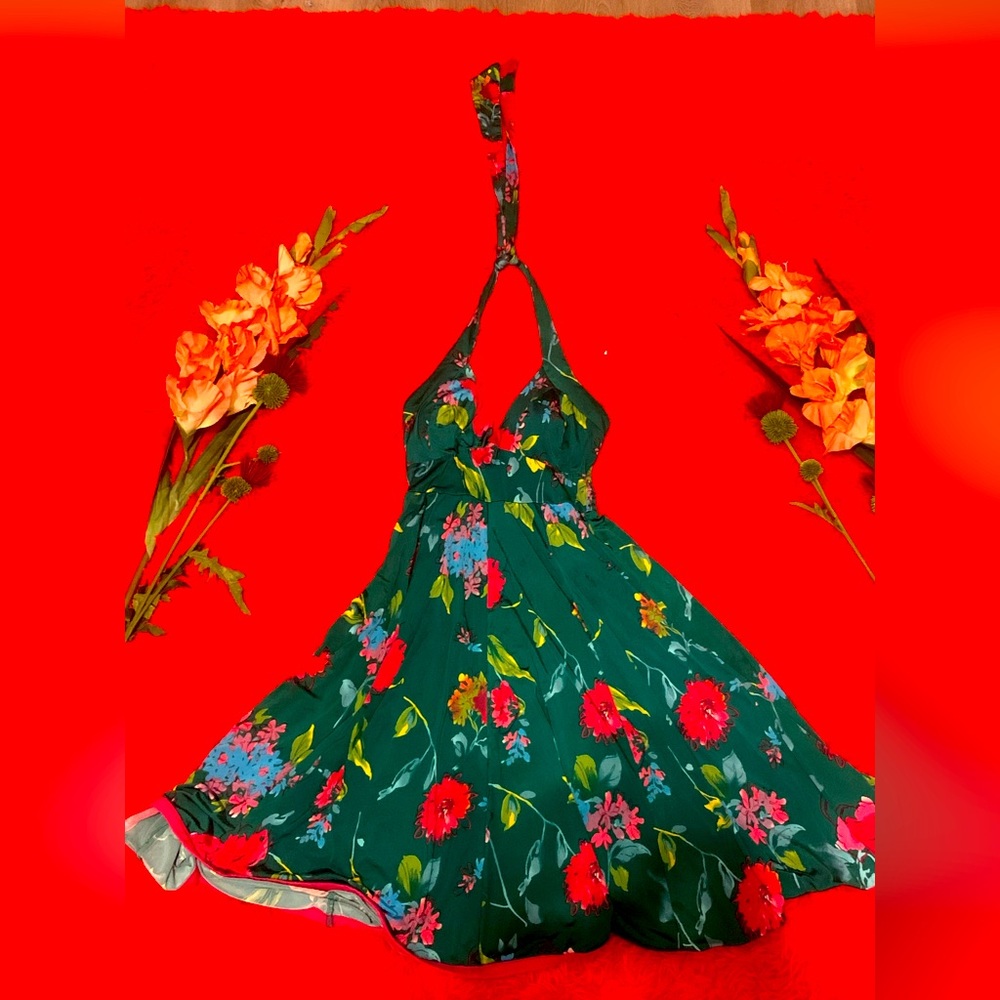 Women’s backless floral Dress